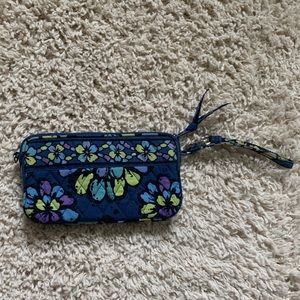 Vera Bradley wristlet and phone holder
